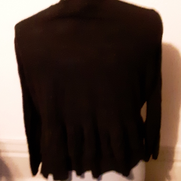 Black ruffle cardigan - Picture 2 of 3